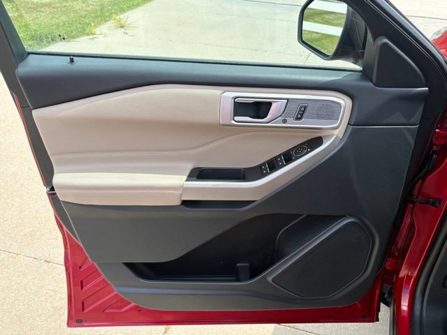 Certified 2023 Ford Explorer Limited AWD/4WD image 9
