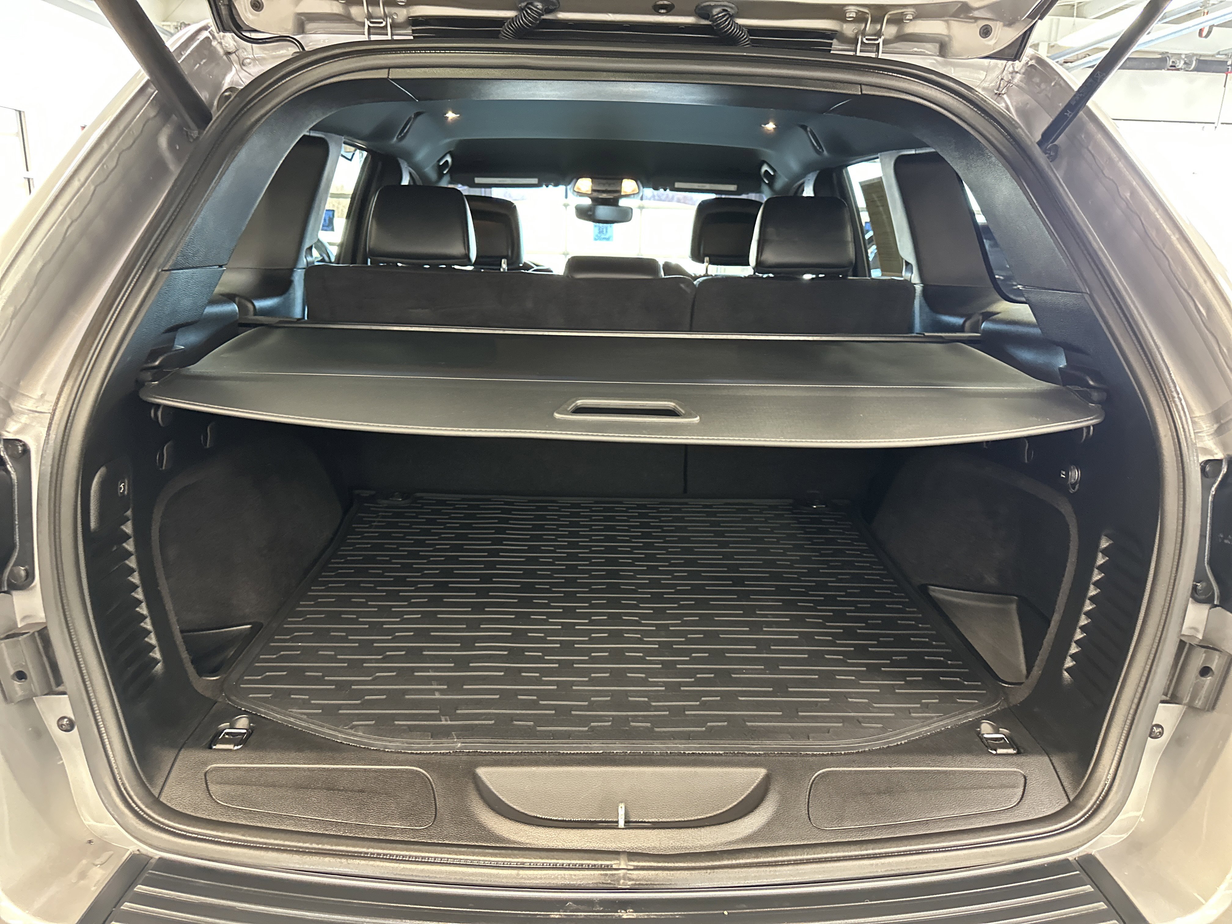 Used 2018 Jeep Grand Cherokee Altitude image 6