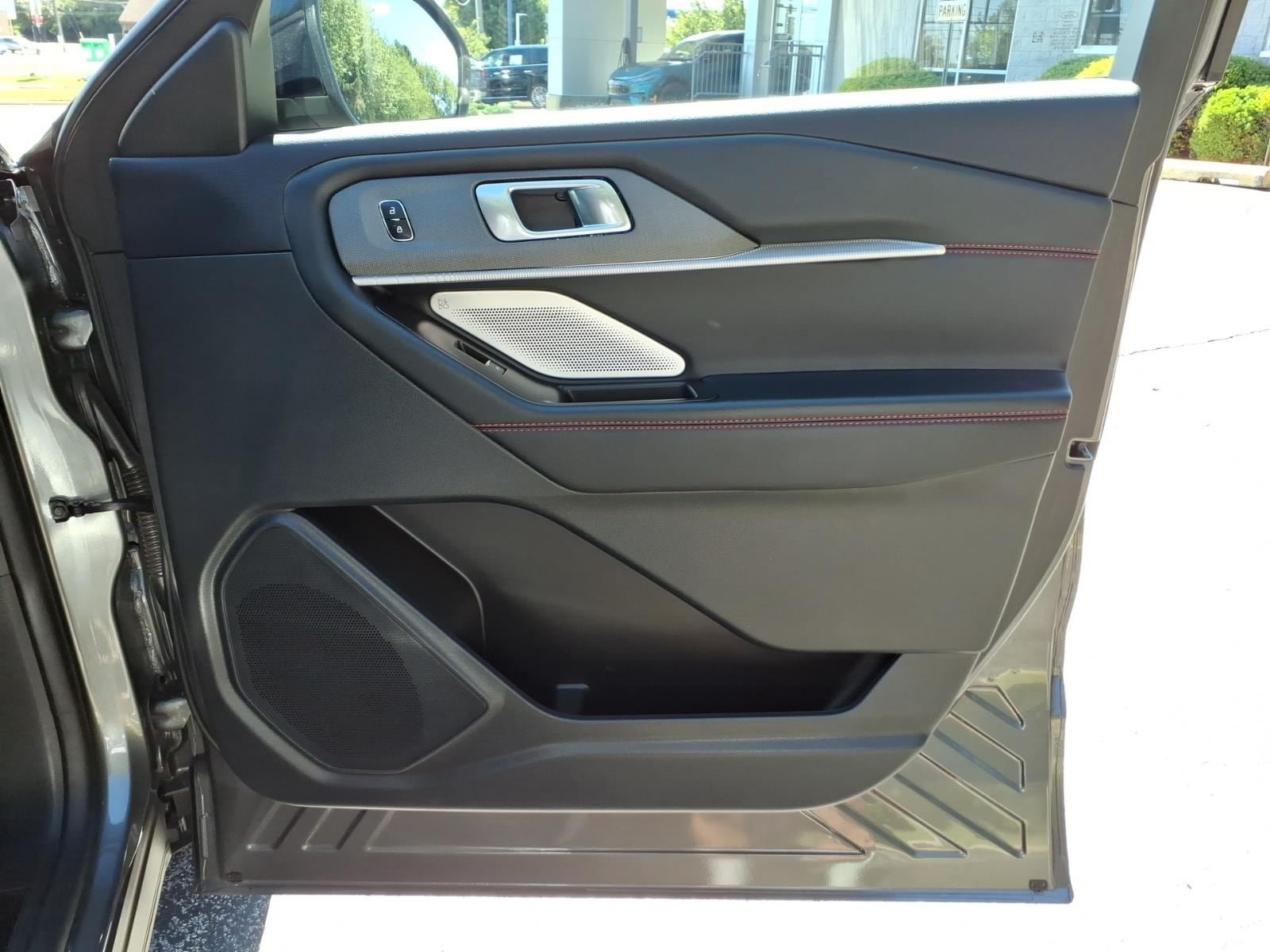 Certified 2025 Ford Explorer ST w/ Sun And Sound Package AWD/4WD image 33