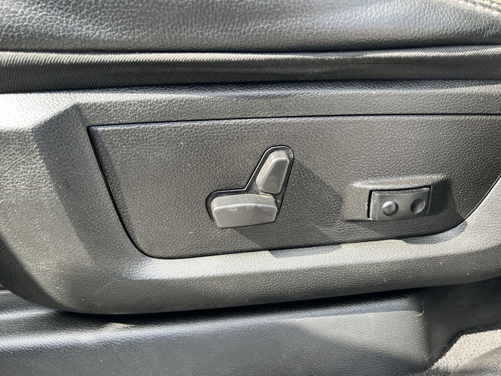 Used 2023 RAM 2500 Laramie w/ Night Edition AWD/4WD image 14
