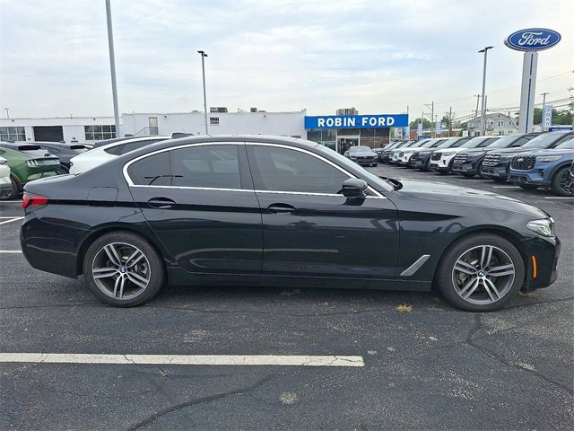 Used 2021 BMW 530i xDrive w/ Premium Package image 2
