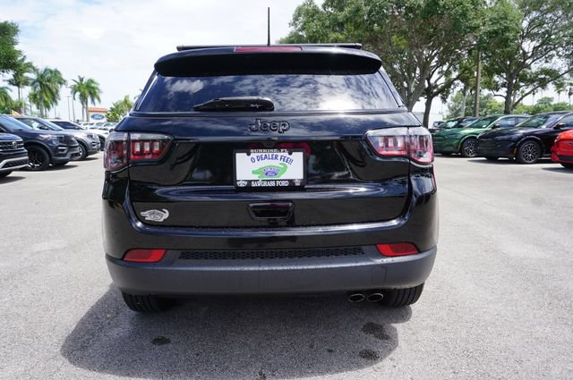 Used 2020 Jeep Compass Latitude FWD image 29