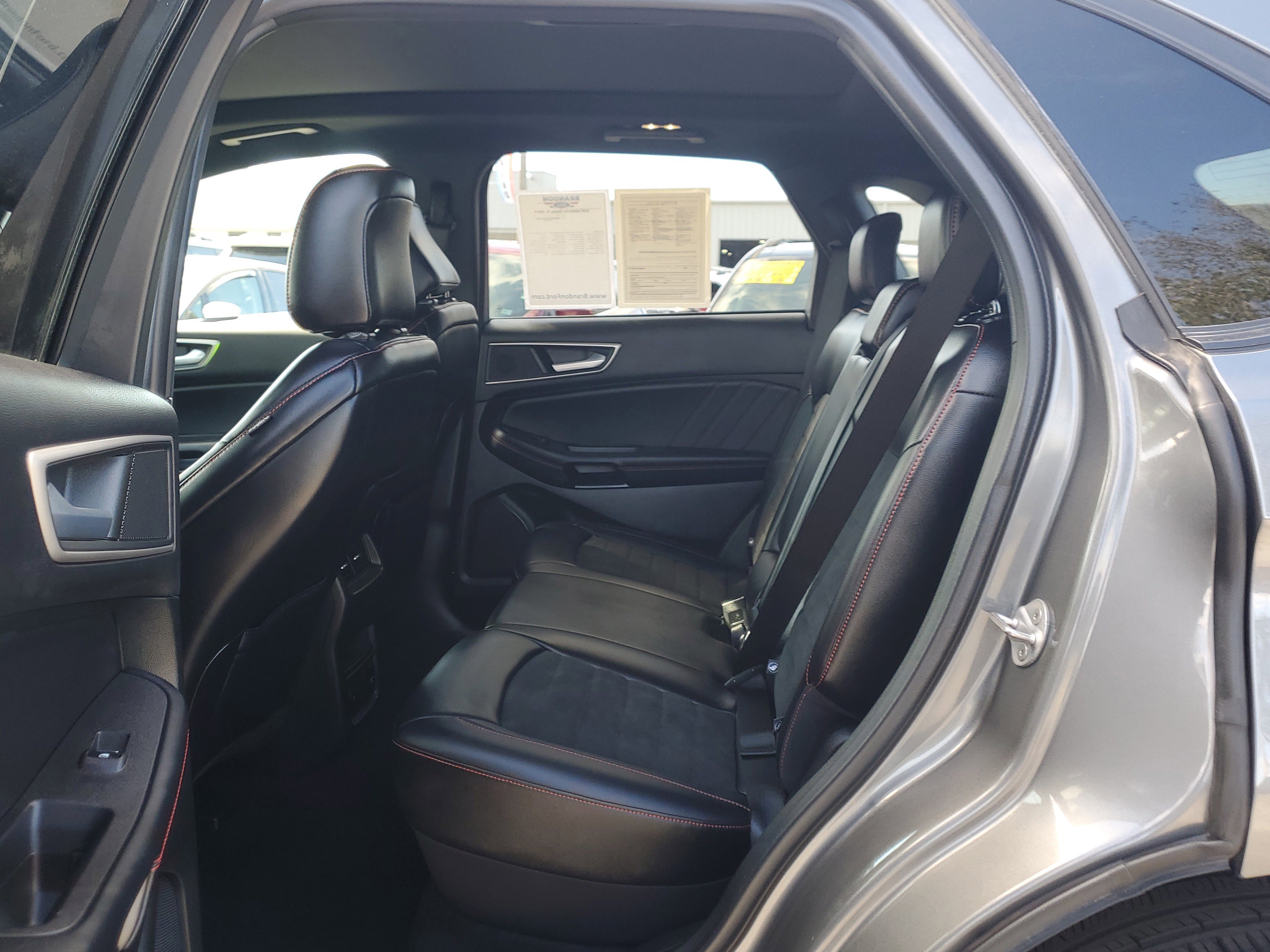 Certified 2023 Ford Edge ST-Line image 12