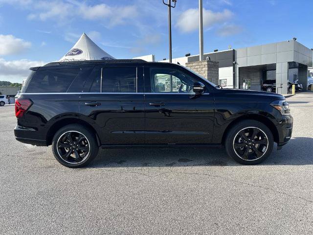 Certified 2024 Ford Expedition Limited RWD image 3