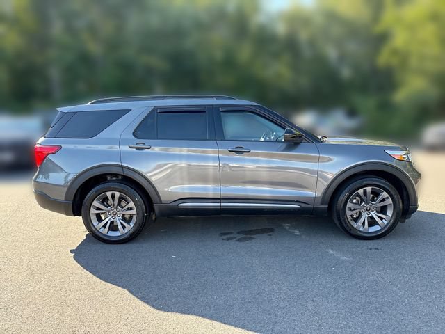 Certified 2023 Ford Explorer XLT w/ Equipment Group 202A AWD/4WD image 9