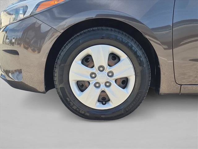 Used 2017 Kia Forte LX FWD image 21