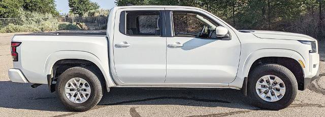 Used 2024 Nissan Frontier SV AWD/4WD image 2