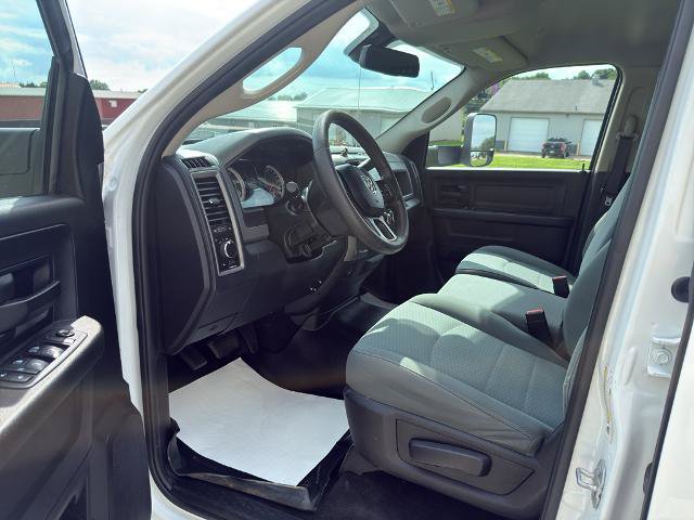 Used 2018 RAM 3500 Tradesman w/ Chrome Appearance Group AWD/4WD image 2