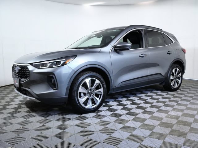 Certified 2025 Ford Escape Platinum AWD/4WD image 3
