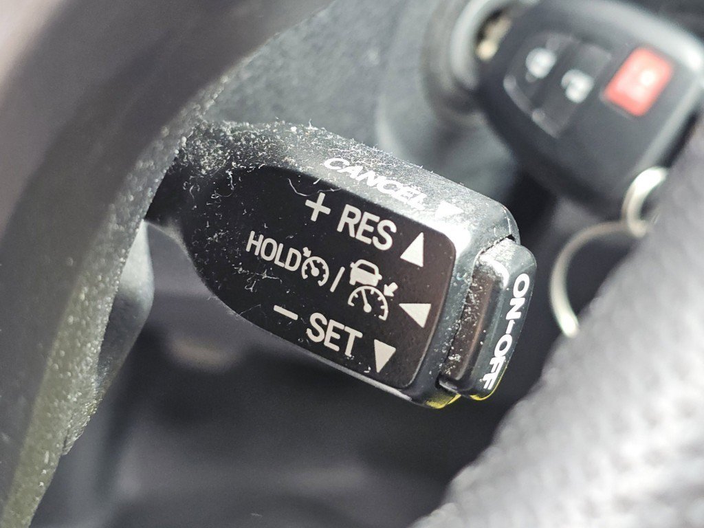 Used 2020 Toyota Tacoma TRD Off-Road w/ Technology Package AWD/4WD image 17