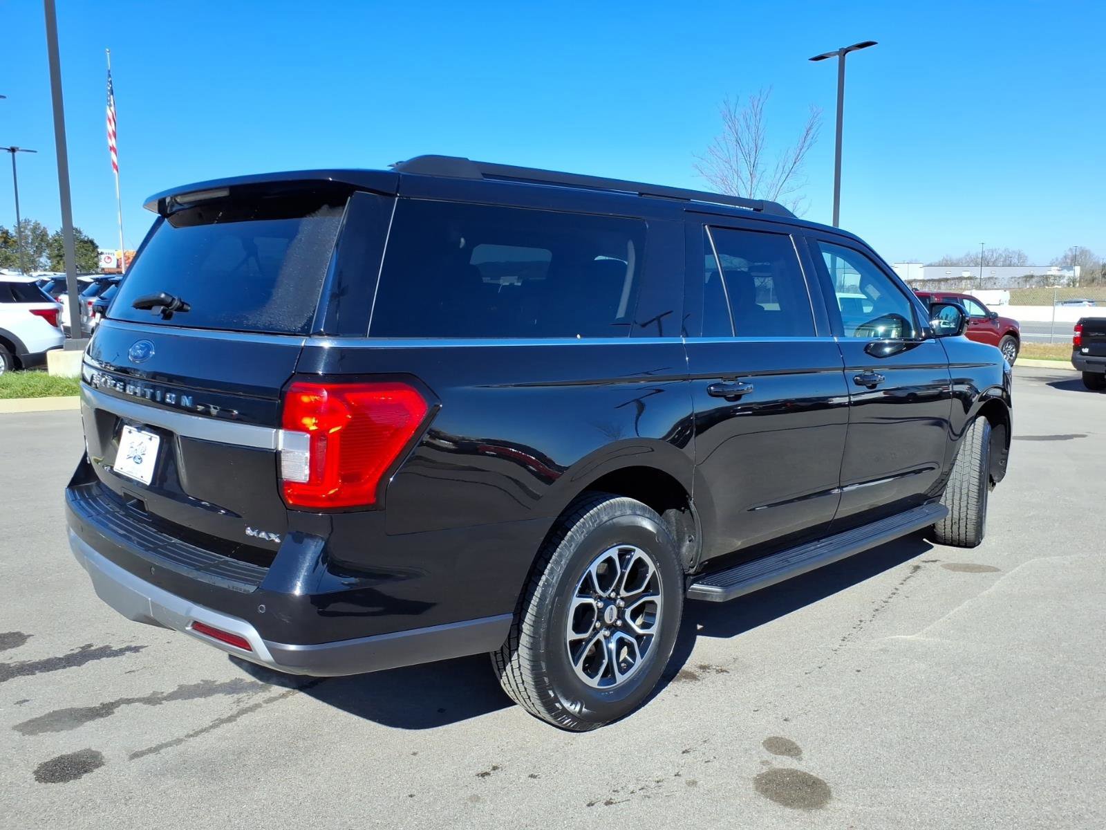 Certified 2024 Ford Expedition Max XLT image 5