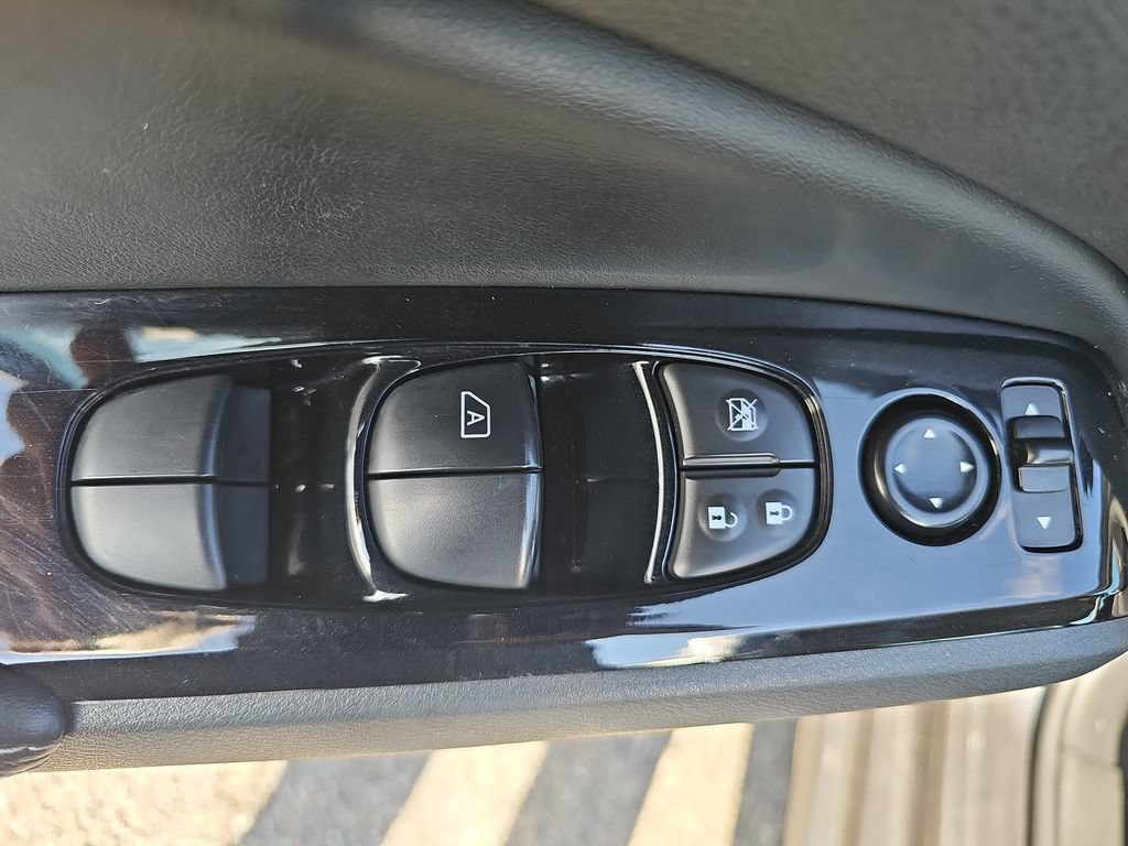 Used 2023 Nissan Altima 2.5 SV FWD image 25