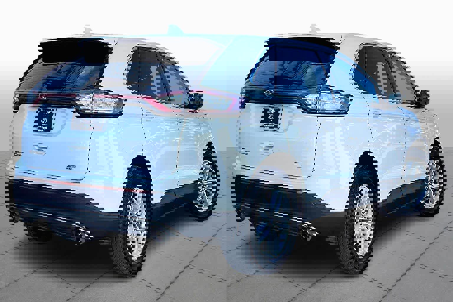 Certified 2018 Ford Edge SEL w/ Equipment Group 201A image 3