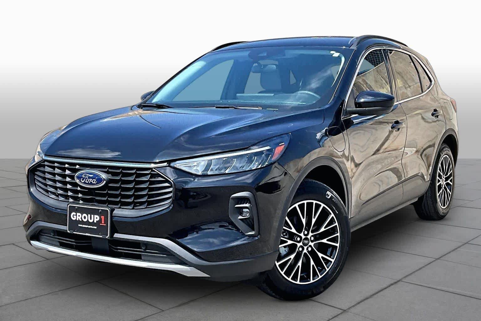 Certified 2025 Ford Escape SE FWD image 2