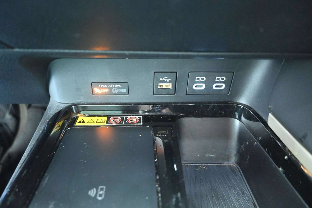 Used 2025 Toyota Camry XSE w/ Premium Package FWD image 27