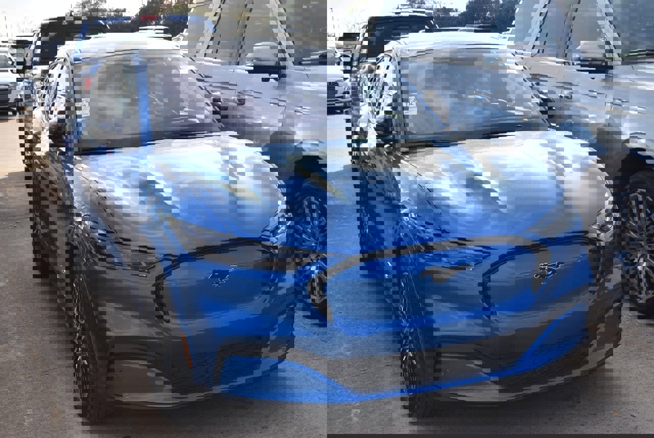 Certified 2025 Ford Mustang Mach-E Premium image 4