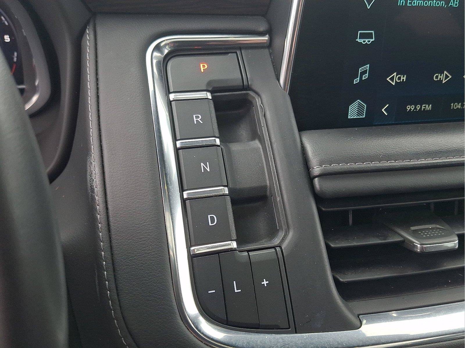 Used 2023 Chevrolet Tahoe Z71 w/ Luxury Package AWD/4WD image 13