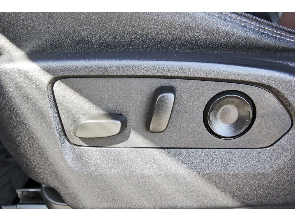 Used 2024 Chevrolet Silverado 3500 High Country w/ High Country Premium Package AWD/4WD image 33