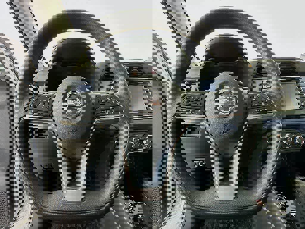 Used 2023 Nissan Versa SV image 30