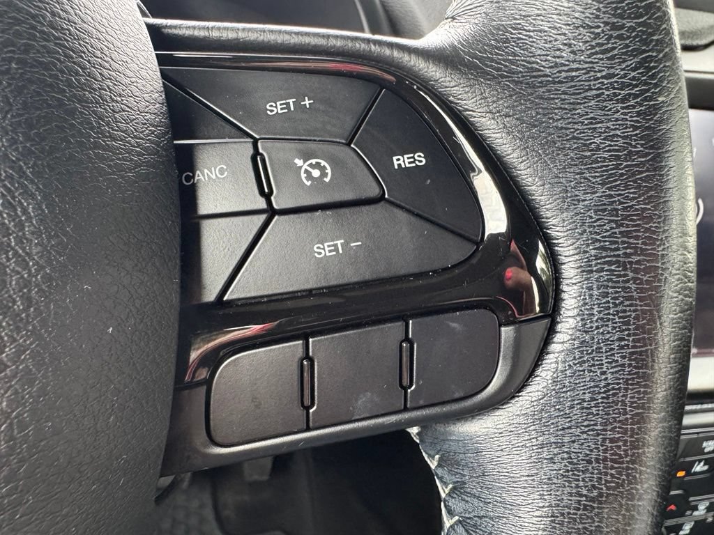 Used 2021 Jeep Renegade Latitude AWD/4WD image 37