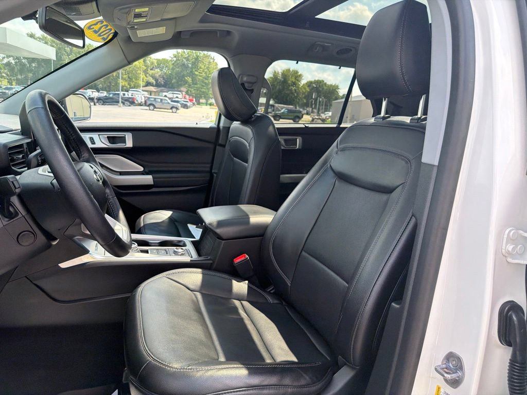 Certified 2023 Ford Explorer Limited w/ Limited Technology Package AWD/4WD image 12