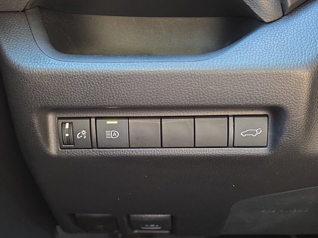 Used 2019 Toyota RAV4 XLE FWD image 26
