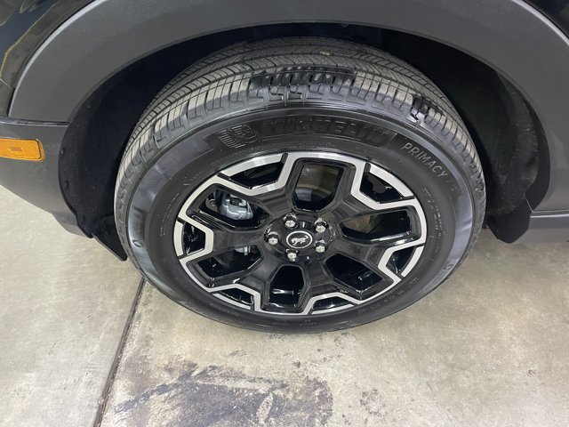 Certified 2025 Ford Bronco Sport Outer Banks w/ Outer Banks Tech Package+ AWD/4WD image 11