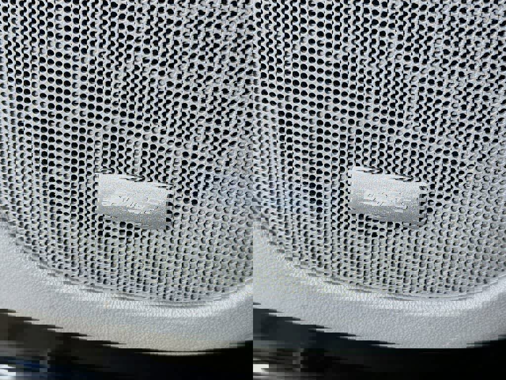 Used 2023 GMC Acadia SLT w/ Preferred Package image 28