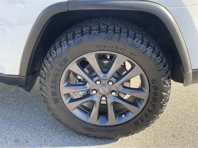 Used 2022 Jeep Grand Cherokee Laredo X image 39