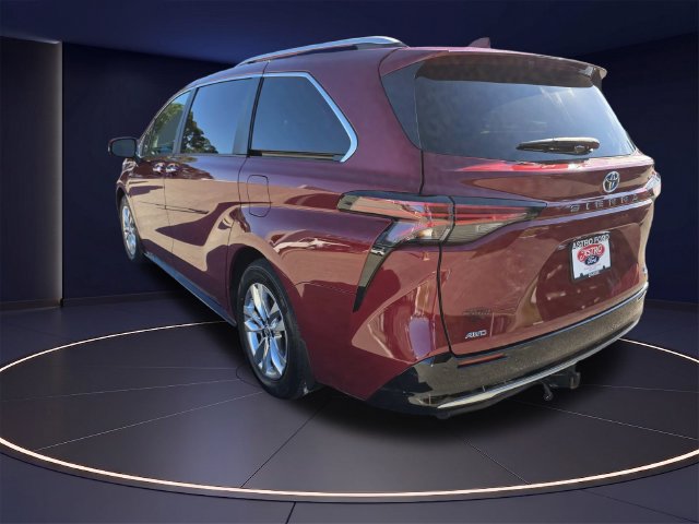Used 2023 Toyota Sienna Limited AWD/4WD image 6