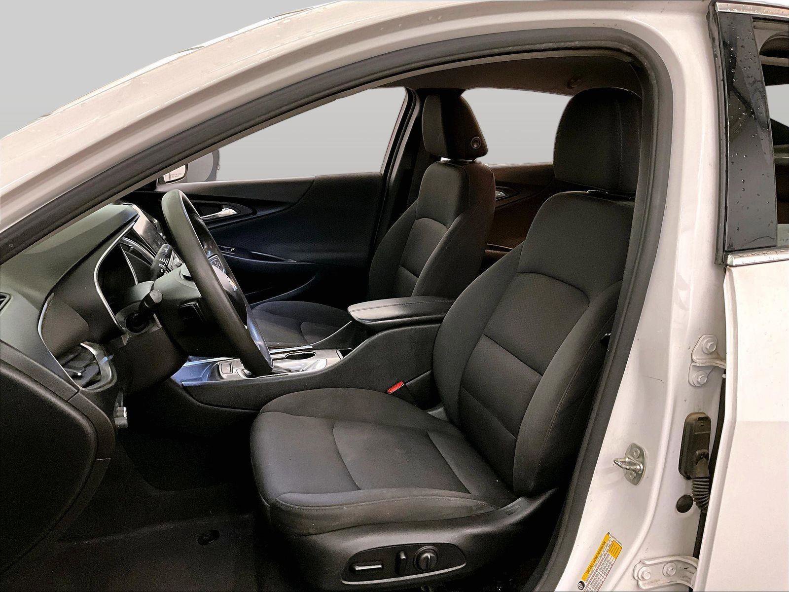 Used 2020 Chevrolet Malibu LT FWD image 24