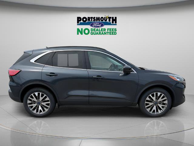 Certified 2022 Ford Escape Titanium w/ Class II Trailer Tow Package AWD/4WD image 6