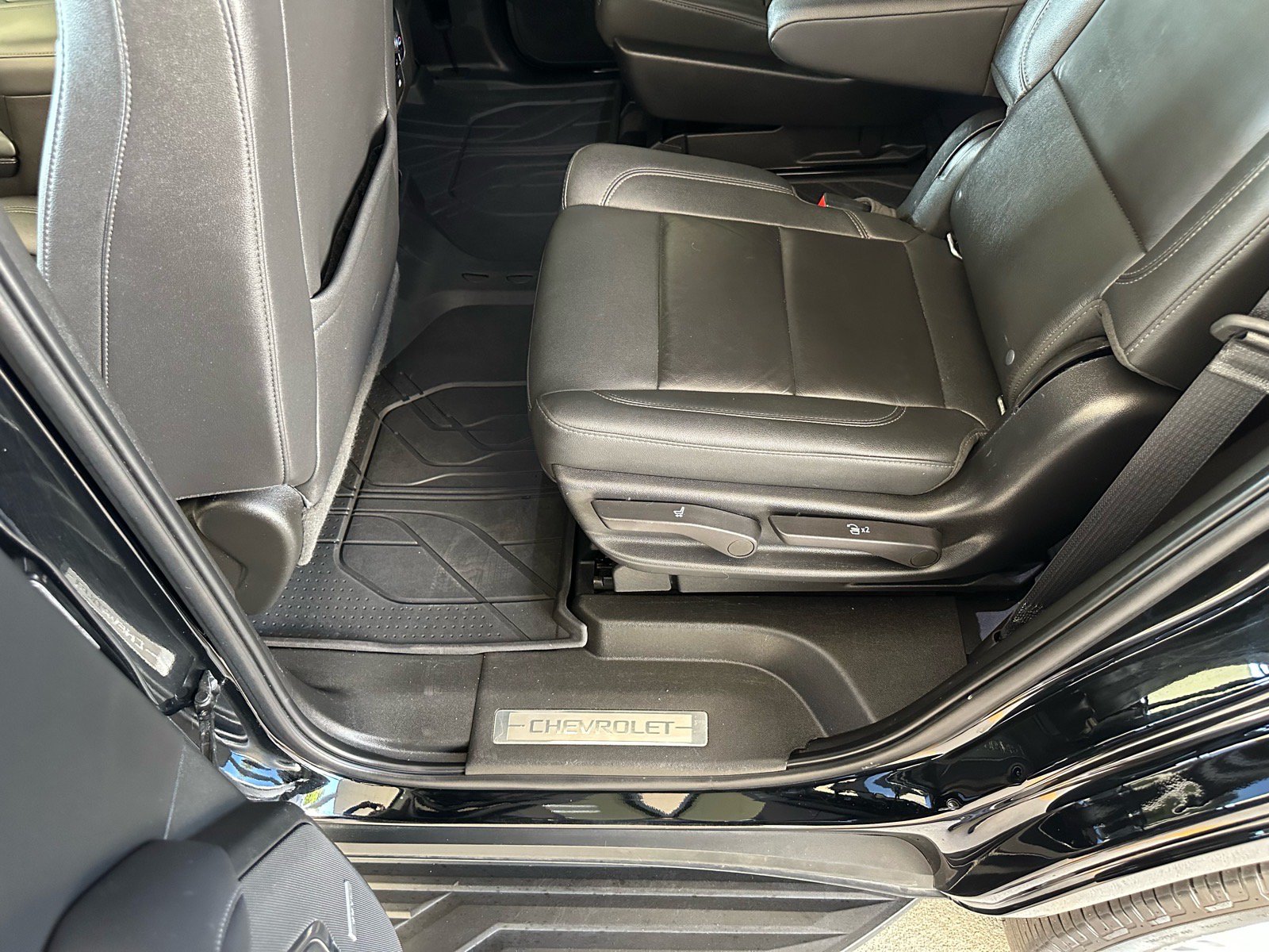 Used 2022 Chevrolet Tahoe LT w/ Luxury Package RWD image 23
