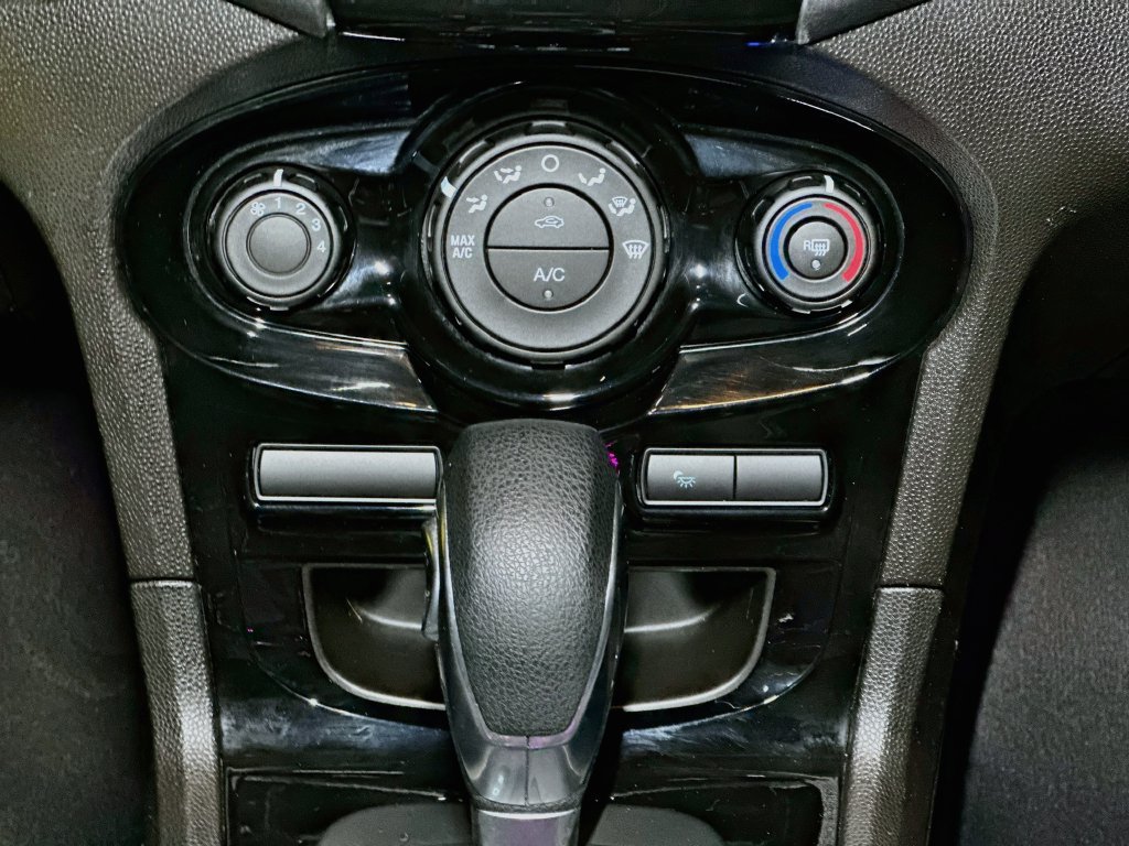 Certified 2018 Ford Fiesta SE w/ Equipment Group 201A FWD image 16