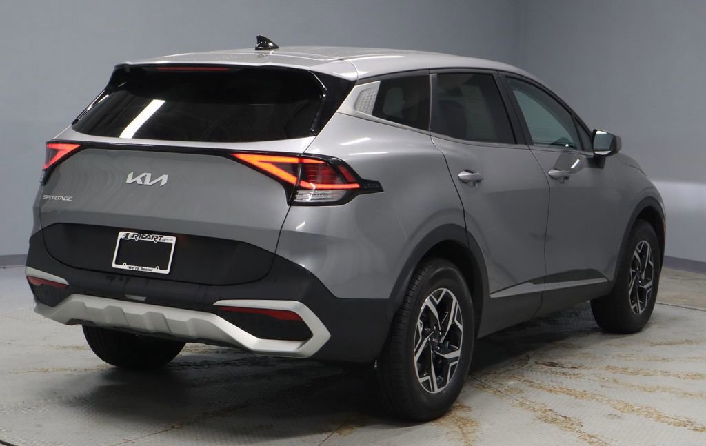 Used 2025 Kia Sportage LX AWD/4WD image 5