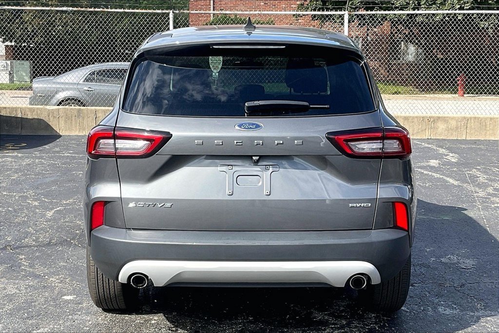 Certified 2023 Ford Escape Active AWD/4WD image 3