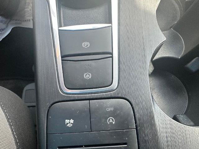 Certified 2020 Ford Escape SE AWD/4WD image 35