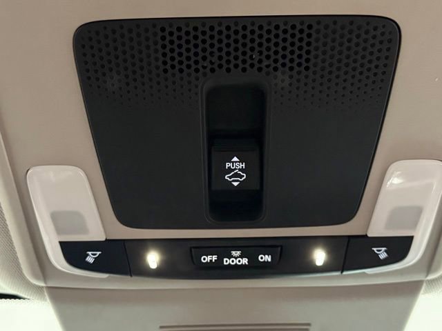 Used 2022 Honda Civic Touring image 34