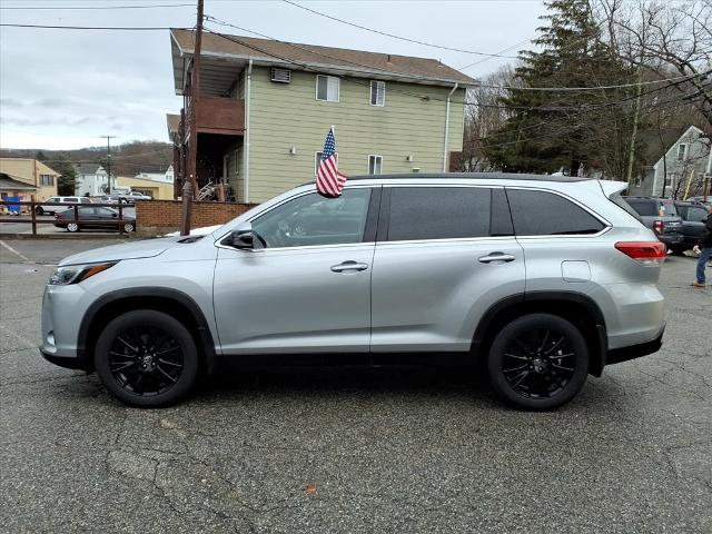 Used 2019 Toyota Highlander SE image 4