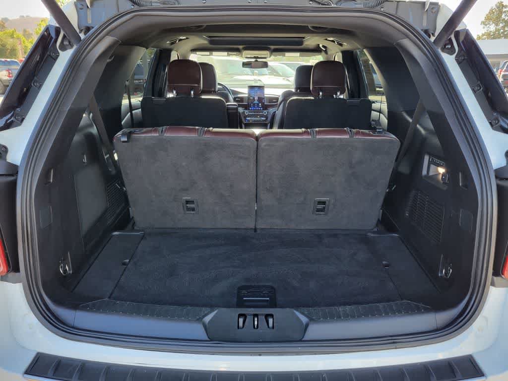 Certified 2020 Ford Explorer Platinum w/ Premium Technology Package AWD/4WD image 16