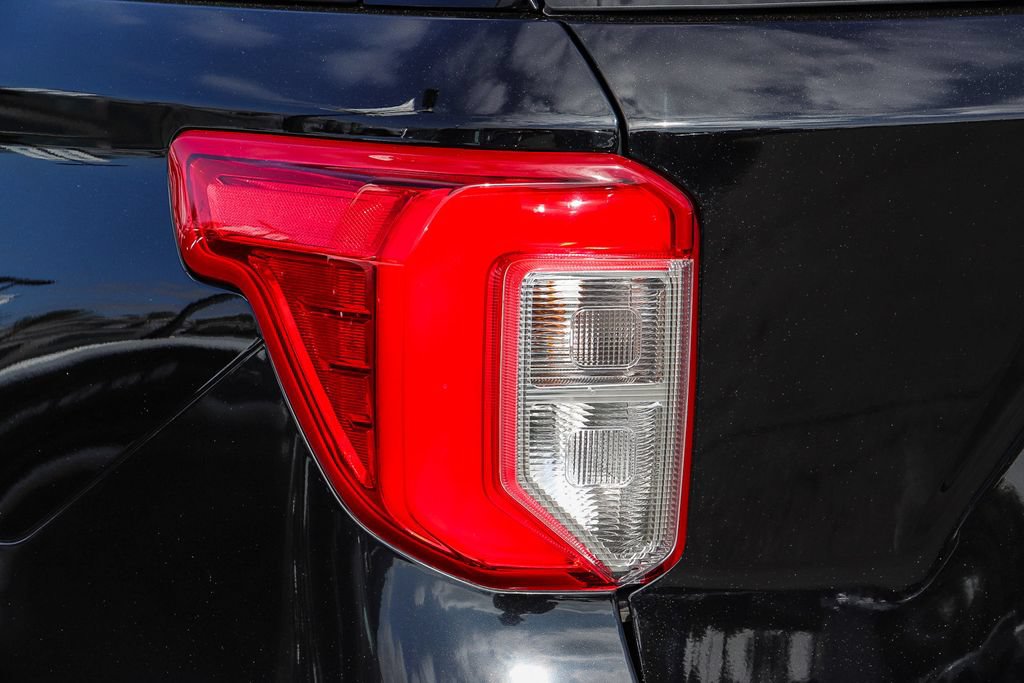 Certified 2024 Ford Explorer XLT RWD image 12