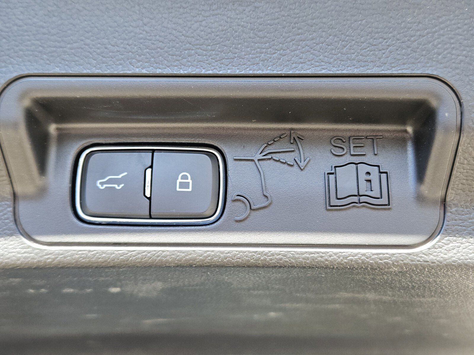 Certified 2023 Ford Explorer XLT w/ Equipment Group 202A image 32