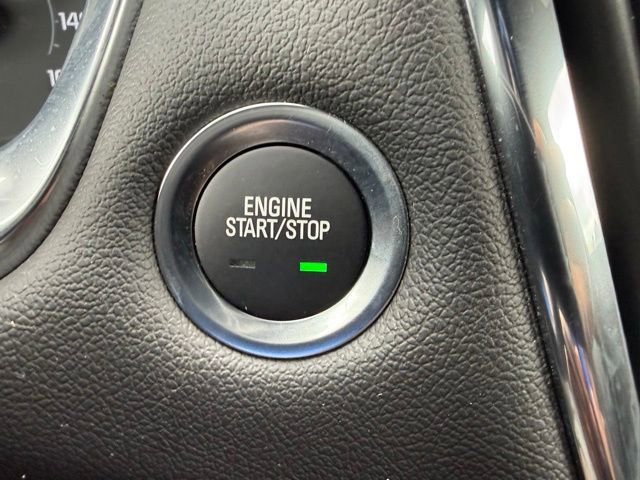 Used 2023 Chevrolet Traverse RS image 38