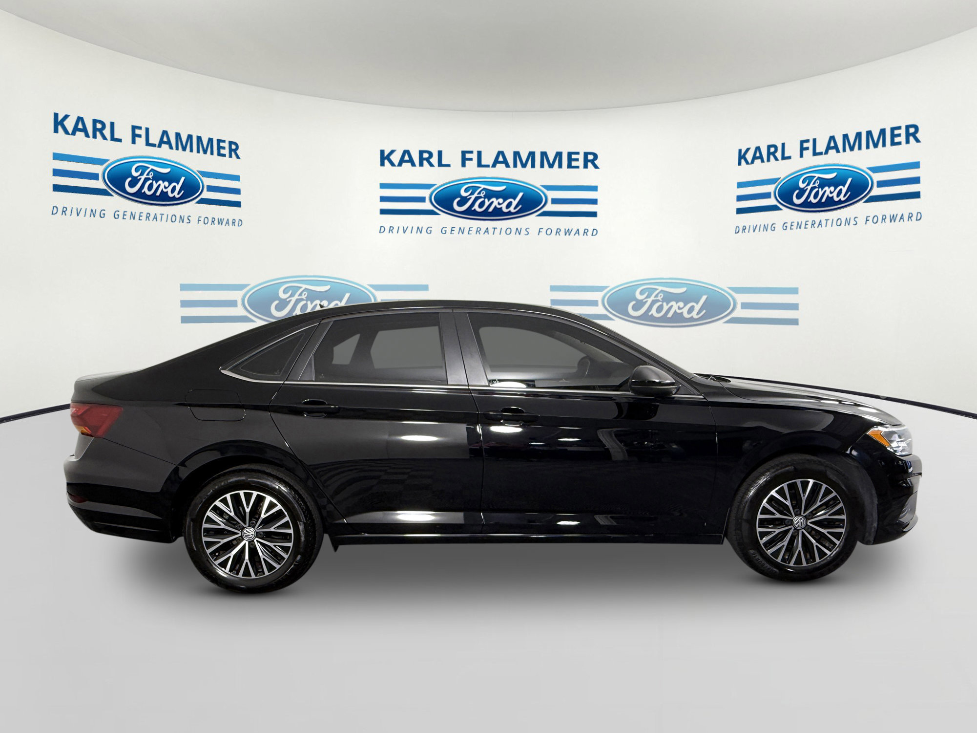 Used 2019 Volkswagen Jetta SE image 2