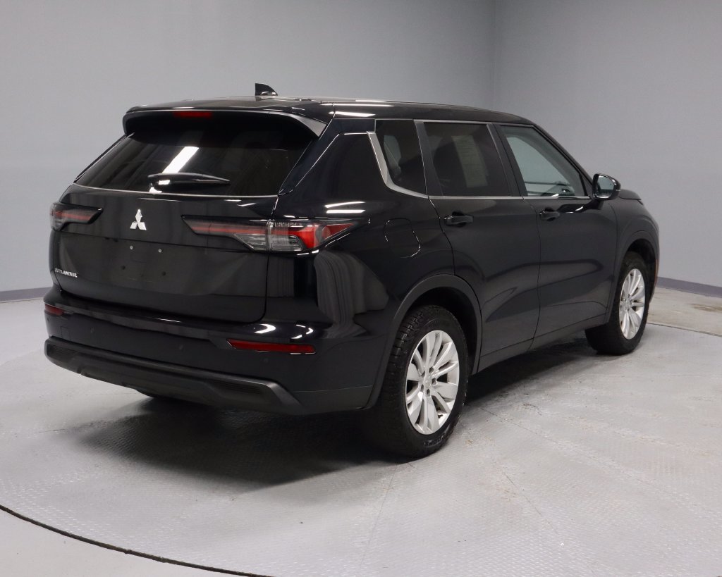 Used 2025 Mitsubishi Outlander ES AWD/4WD image 10