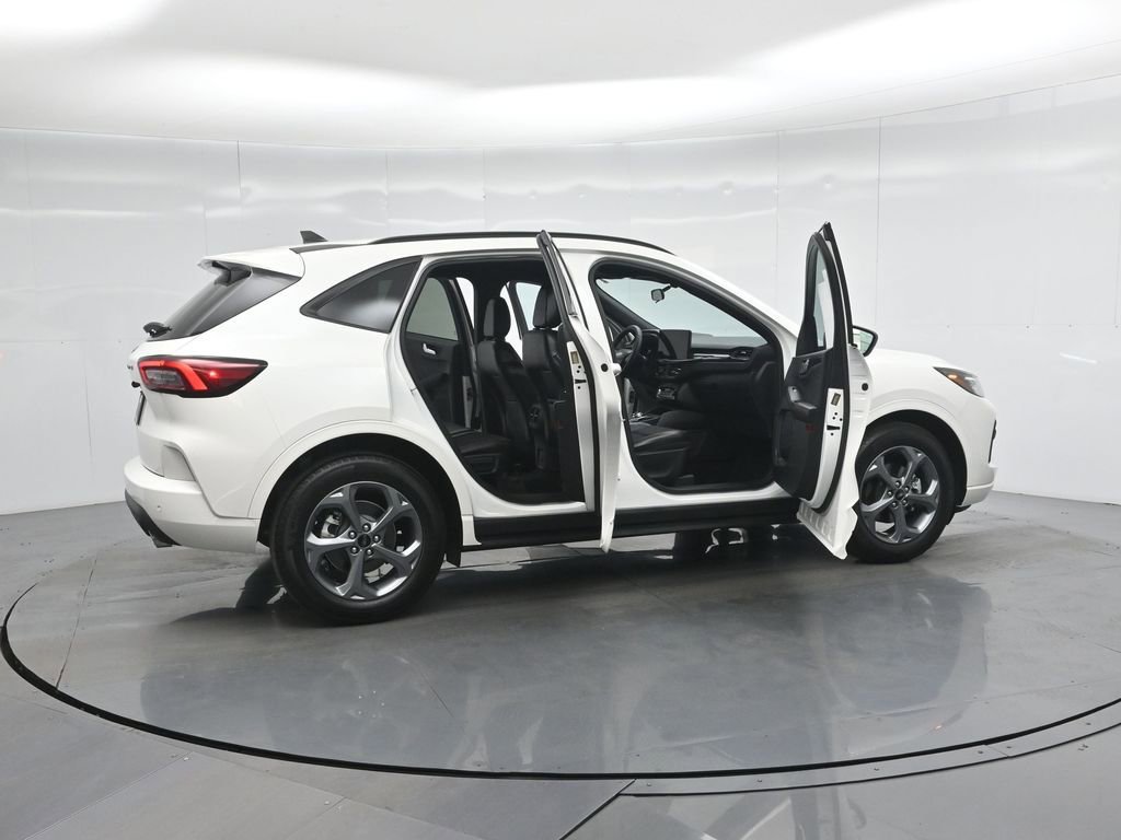 Certified 2023 Ford Escape ST-Line w/ Tech Pack #1 image 5