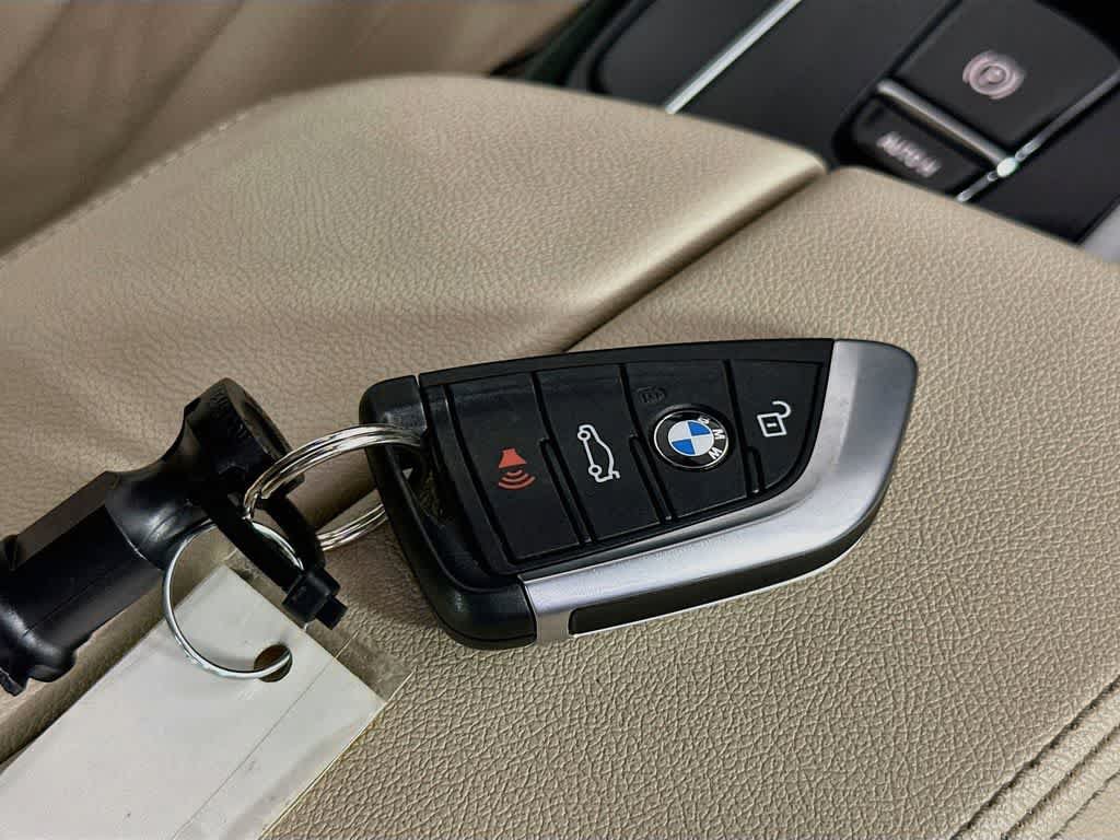 Used 2022 BMW 530i w/ Premium Package RWD image 21