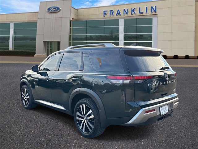 Used 2024 Nissan Pathfinder Platinum image 3