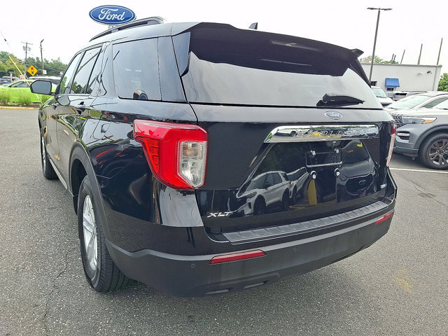 Certified 2020 Ford Explorer XLT w/ Comfort Package AWD/4WD image 8
