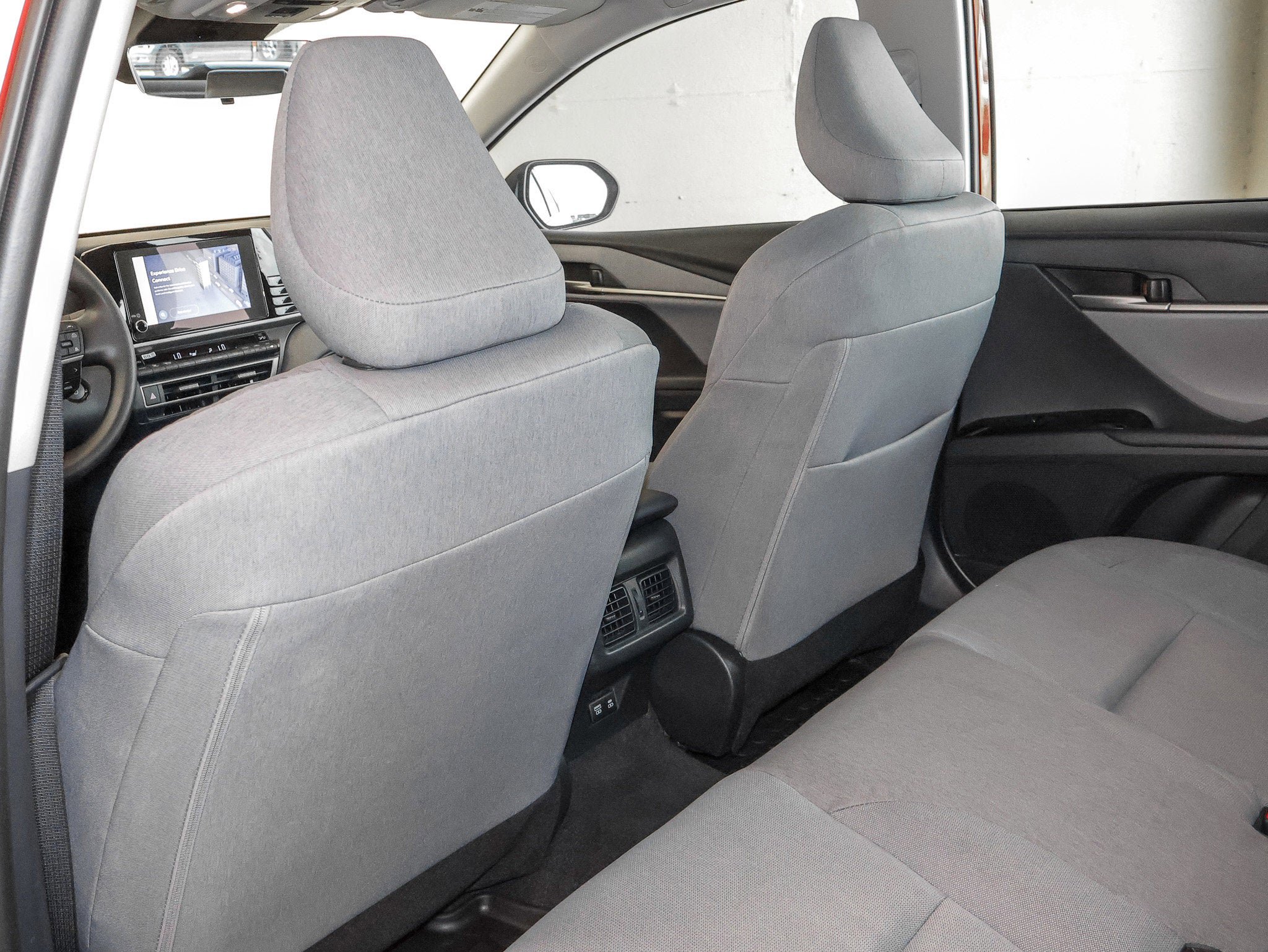 Used 2025 Toyota Camry LE FWD image 35